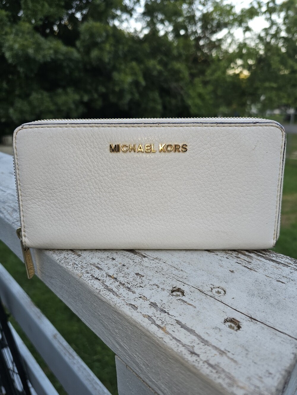 Michael Kors White Pebbled Leather Jet Set Continental Zip Around Wallet